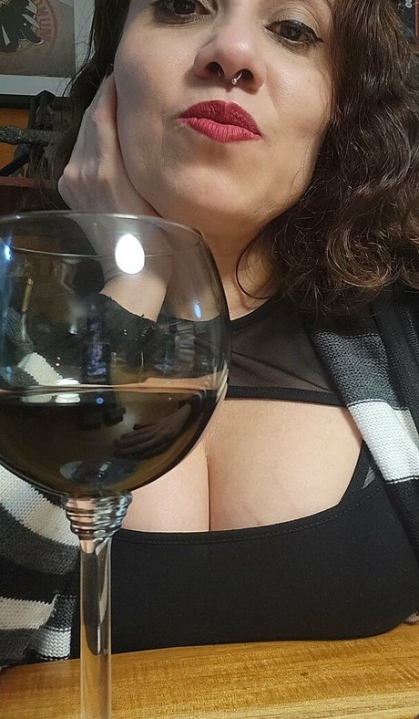 Ira Croft Nacktbilder von OnlyFans