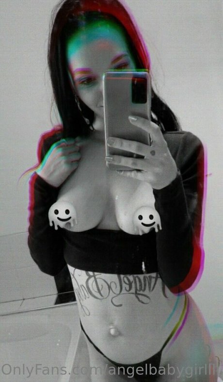 angelbabygirllll OnlyFans Leak