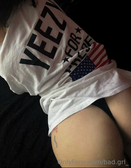 bad grl_ OnlyFans-Model