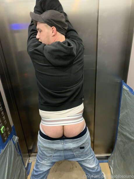 Pablosolano OnlyFans Striptease