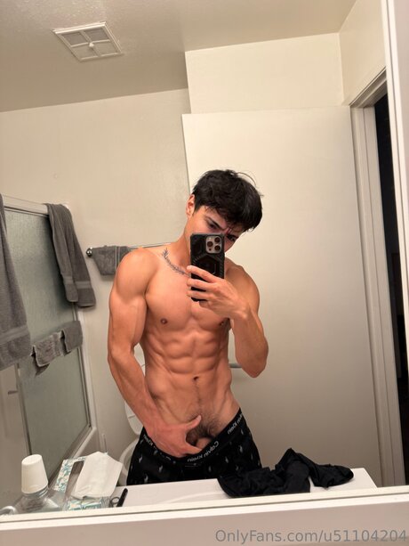 U51104204 Nacktbilder von OnlyFans geleakt