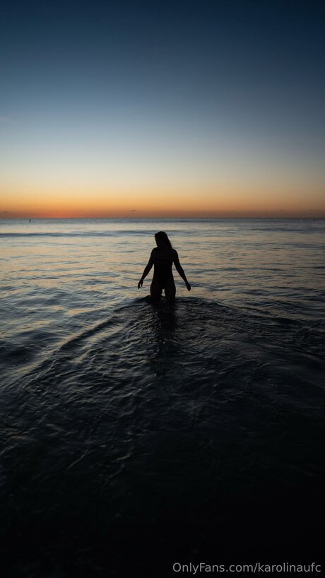 Karolinaufc OnlyFans nackt