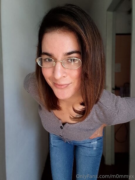 M0mmyx Neue geleakte OnlyFans-Inhalte