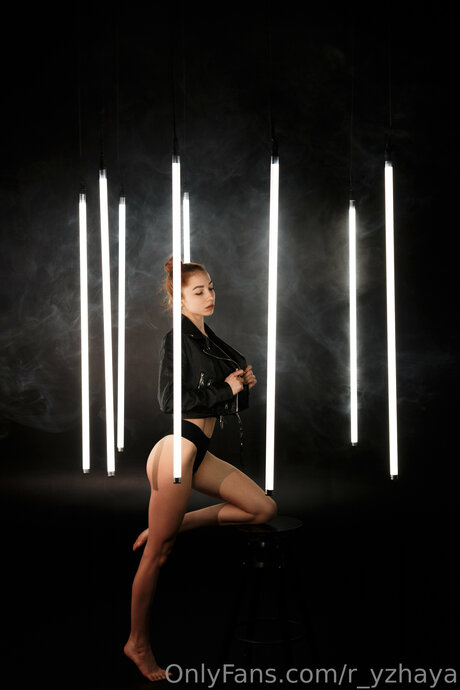 R Yzhaya OnlyFans-Model