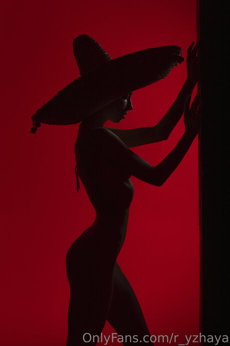 R Yzhaya OnlyFans Nacktbilder