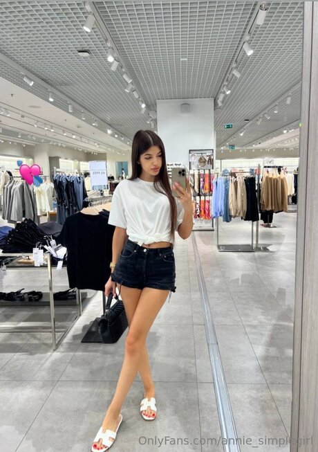 Annie Simplegirl OnlyFans XX