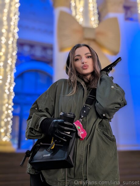 Lina Sunset OnlyFans nackte Brüste