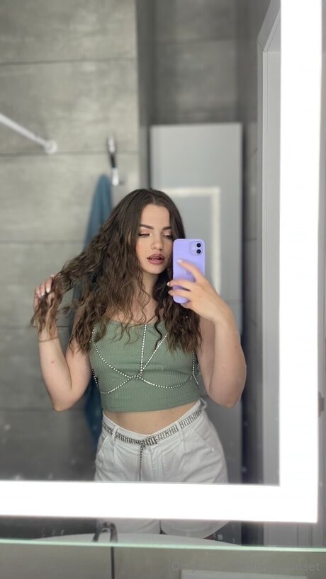 Lina Sunset OnlyFans-Model