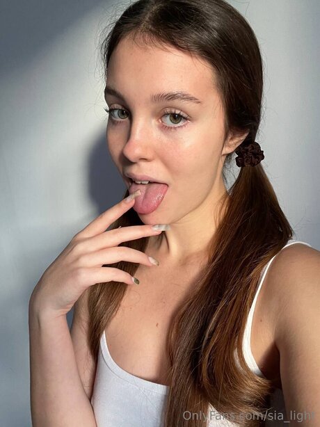 Sia Light OnlyFans Leaj