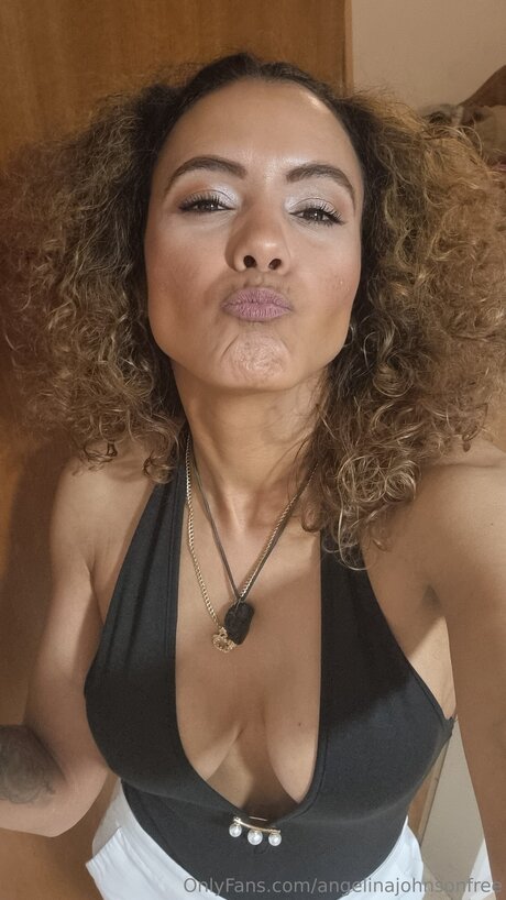 Angelinajohnsonfree 