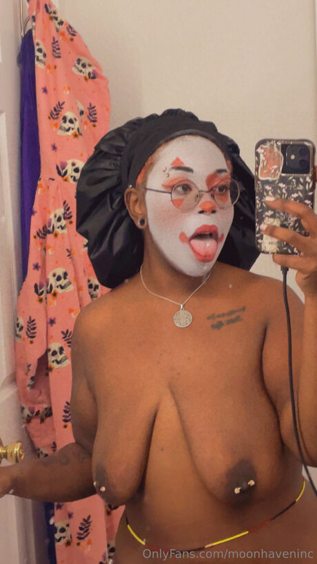 Moonhaveninc OnlyFans Striptease