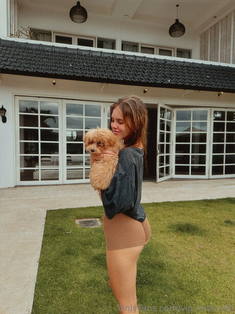 Nesty Still Oben ohne OnlyFans