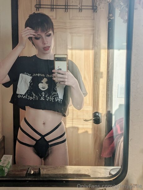 Grimygirlie Nacktbilder von OnlyFans