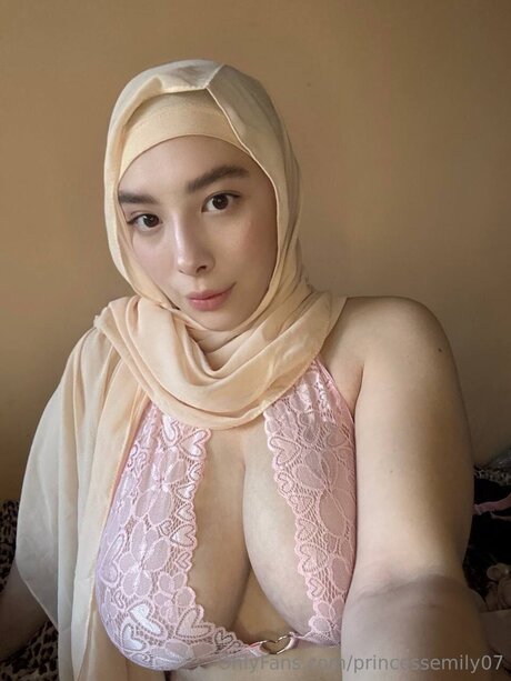 Princessemily07 OnlyFans schlank