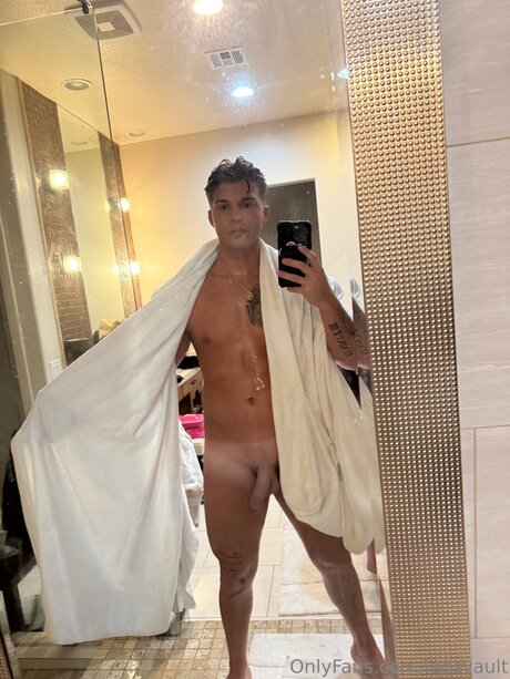 Leosvault OnlyFans-Leak