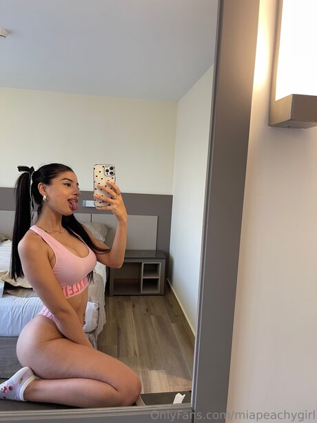 Miapeachygirl OnlyFans Lesbisch