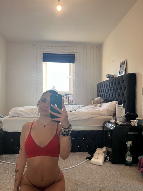 Kinsleypaige OnlyFans-Model