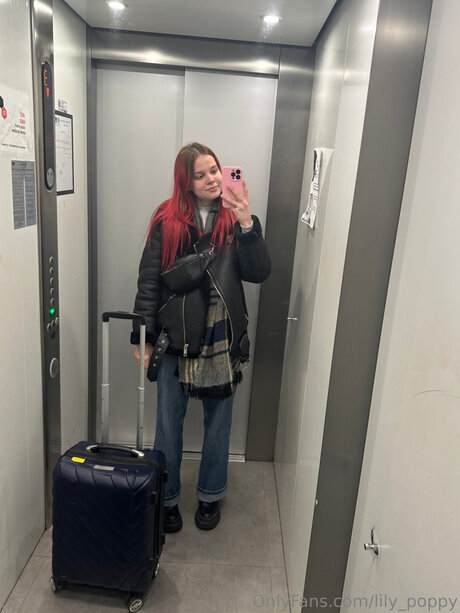 Lily Poppy Nackt auf OnlyFans