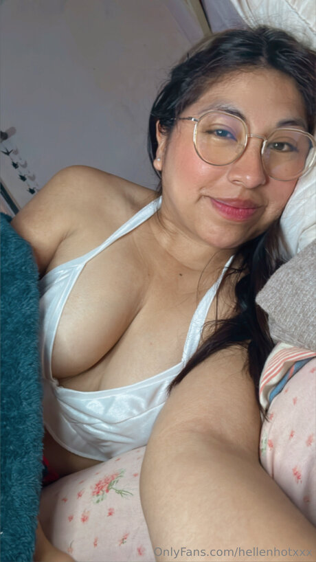 Hellenhotxxx OnlyFans-Leaks