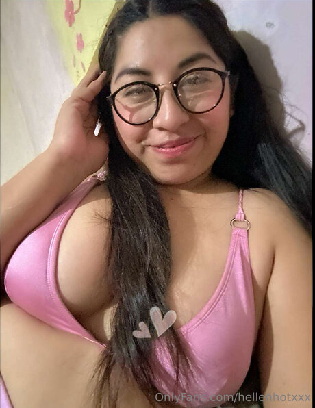 Hellenhotxxx OnlyFans schlank