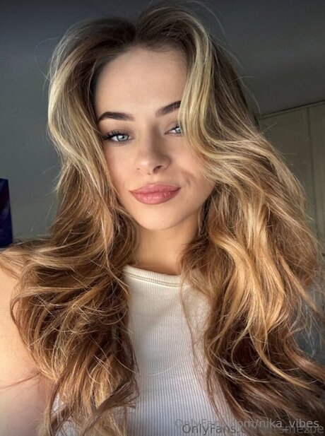 Nika Vibes OnlyFans-Model