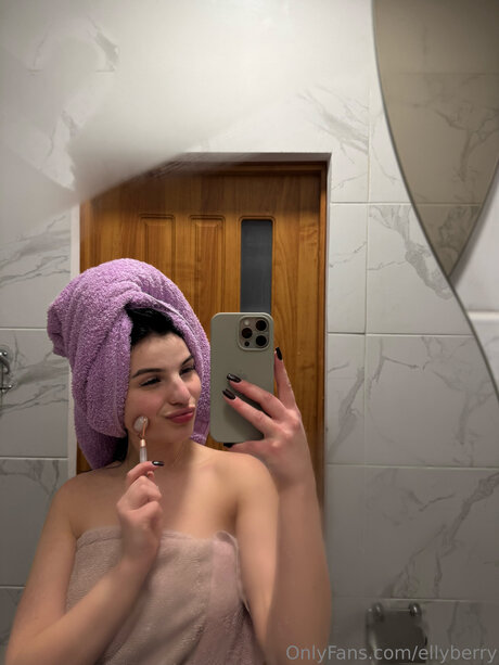 Ellyberry Leaked OnlyFans Bilder
