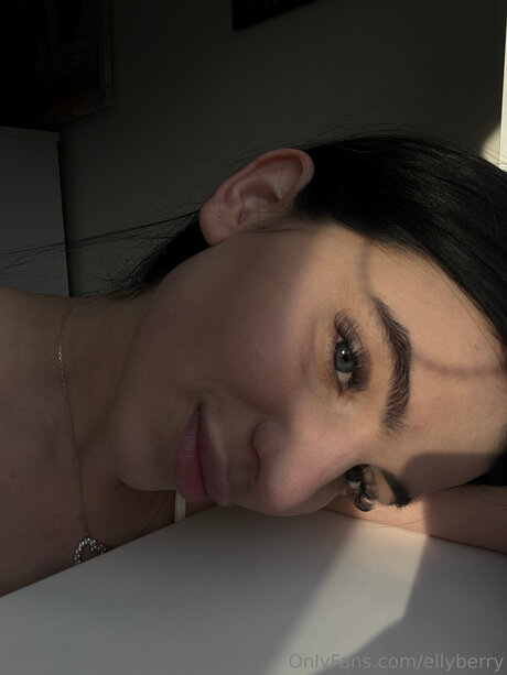 Ellyberry OnlyFans-Bilder