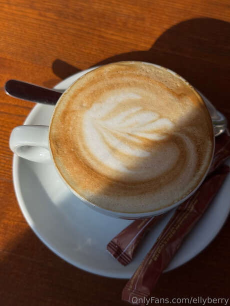 Ellyberry OnlyFans gratis