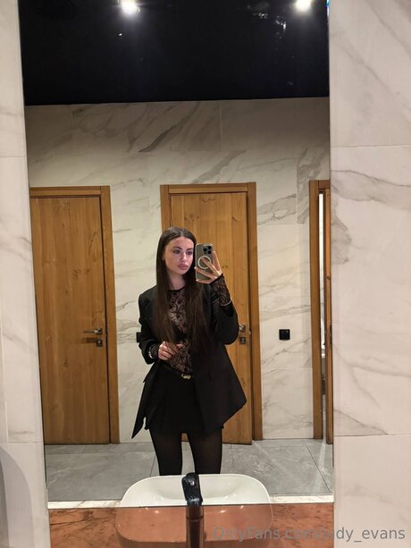 Judy Evans Nacktbilder von OnlyFans