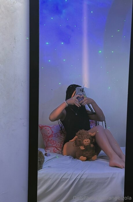 Angelzola Nacktbilder von OnlyFans