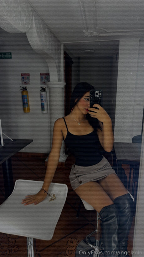 Angelzola Nacktbilder OnlyFans geleakt