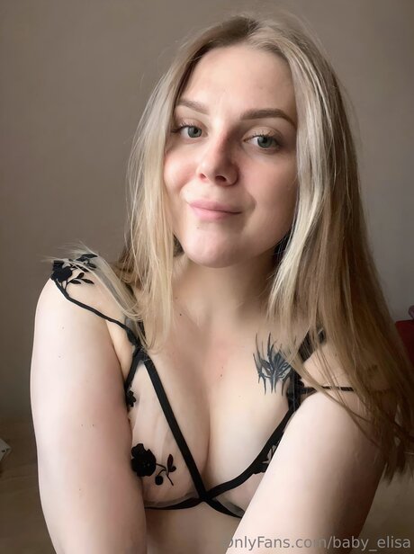 Baby Elisa OnlyFans Striptease