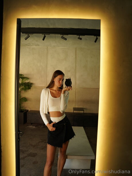 Wishudiana Brüste OnlyFans