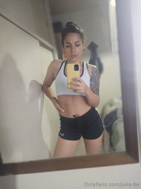 Julia Be OnlyFans Leaj