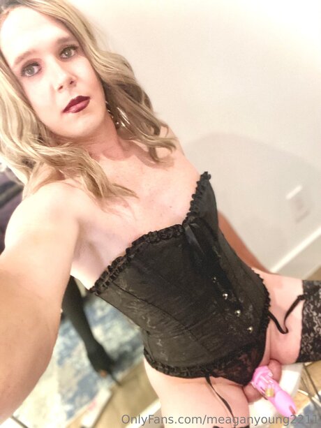 Meaganyoung2211 OnlyFans geleakt.