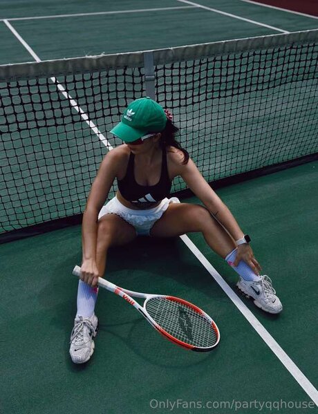 Partyqqhouse OnlyFans Bilder