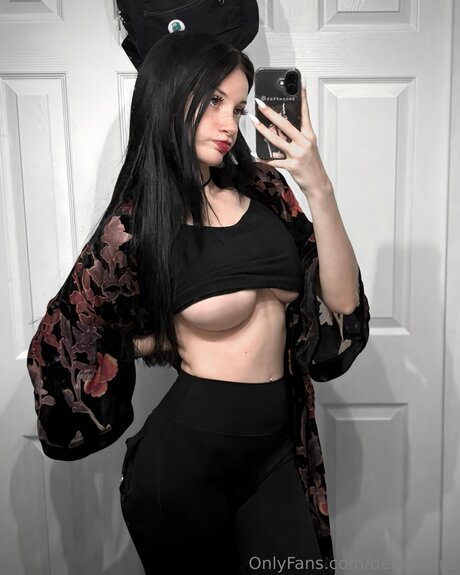 Deftmoons OnlyFans Star