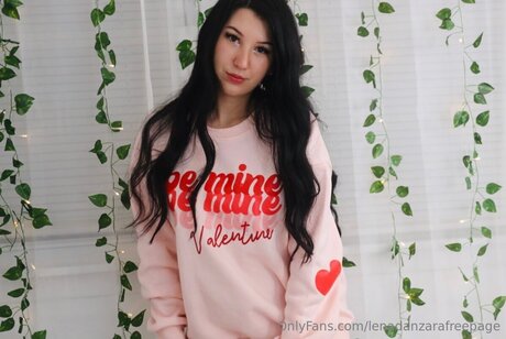 Lenadanzarafreepage OnlyFans Sex