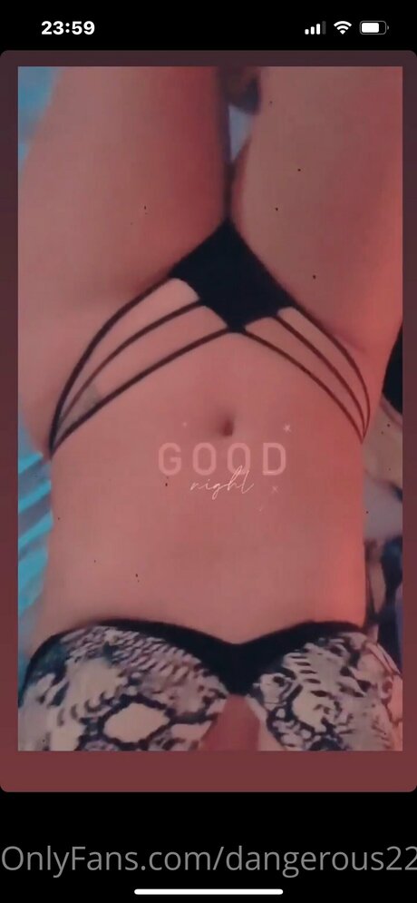 Dangerous22 OnlyFans nackte Brüste