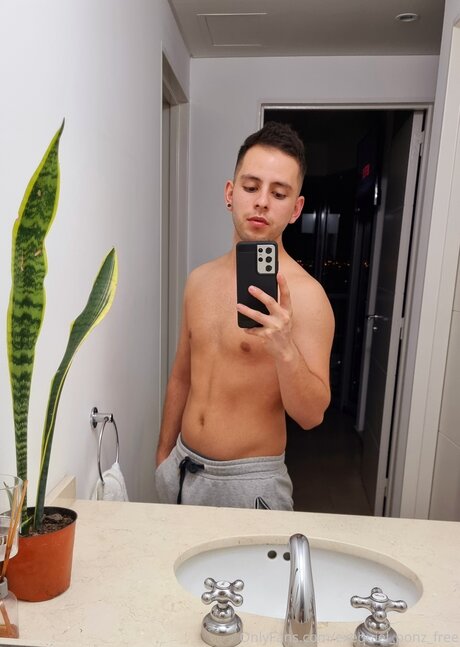 Exequiel Ponz Free NurlyFans-Brüste