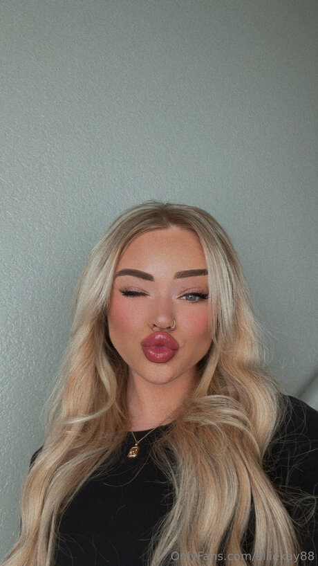 Xo Ellie OnlyFans Joi