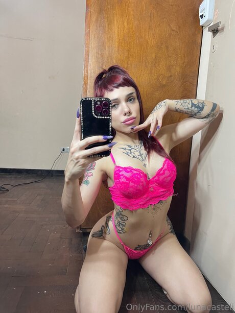 Lunacasteli OnlyFans-Creator