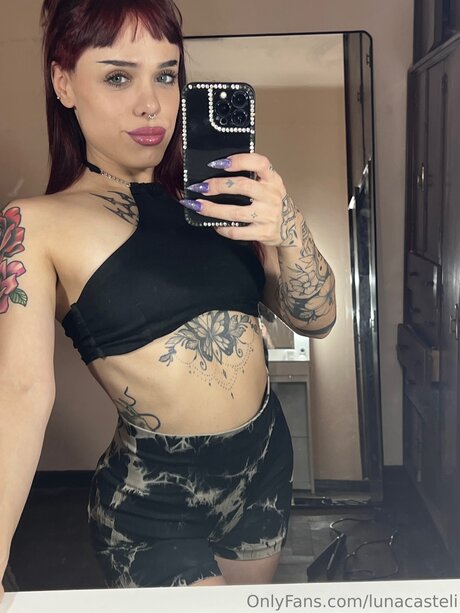 Lunacasteli OnlyFans Bilder