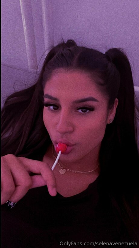 Baddie Latina OnlyFans geleakte Brüste