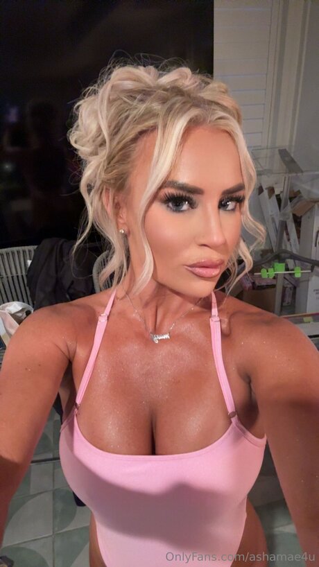 Ashamae4u OnlyFans Bilder
