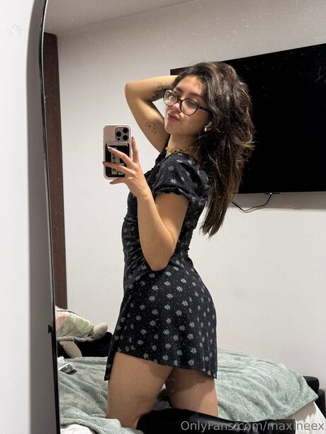 Maxineex Leak von OnlyFans Pornografie