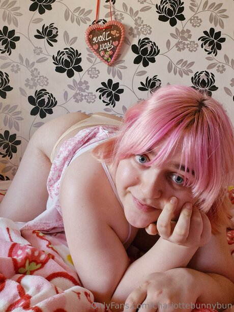 Charlottebunnybun OnlyFans Striptease