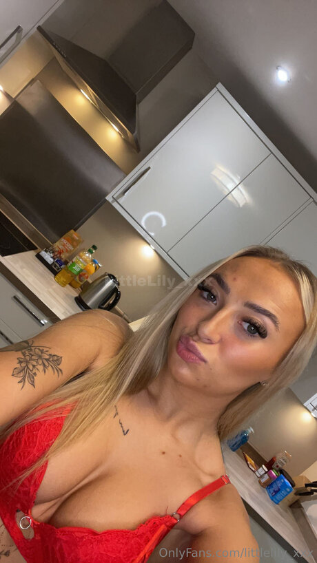 Littlelily Xxx OnlyFans nackte Brüste
