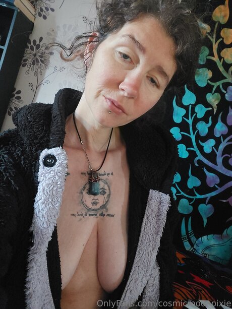 Cosmicmoonpixie OnlyFans Sex
