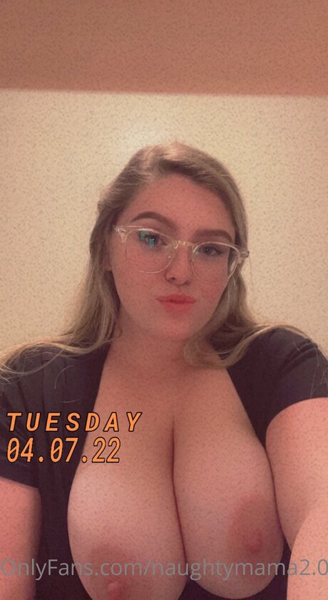 Naughtymama2 0 OnlyFans Nacktbilder